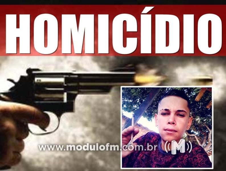 Jovem de 18 anos é executado a tiros em...