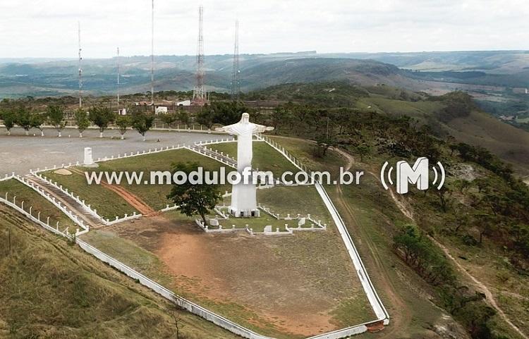 SESTRAN suspende visitação no Cristo Redentor após grupo consumir...