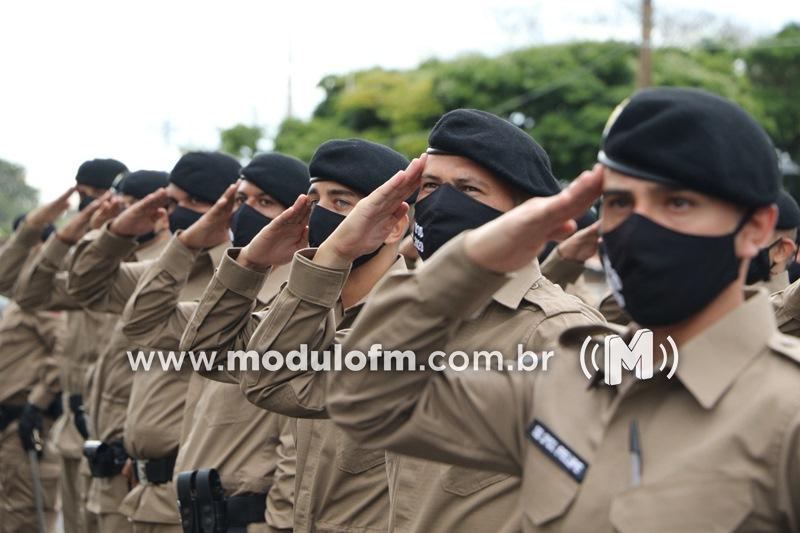 Minas Gerais vai vacinar policiais que atuam na linha...