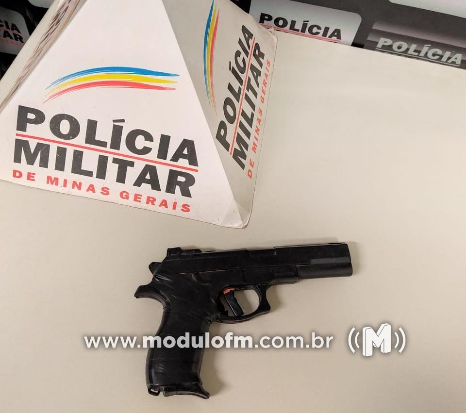 Homem é preso por apropriação indébita e réplica de...