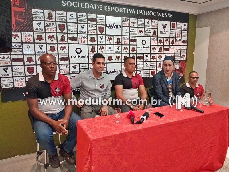 SEP apresenta elenco e uniforme para a temporada em grande evento