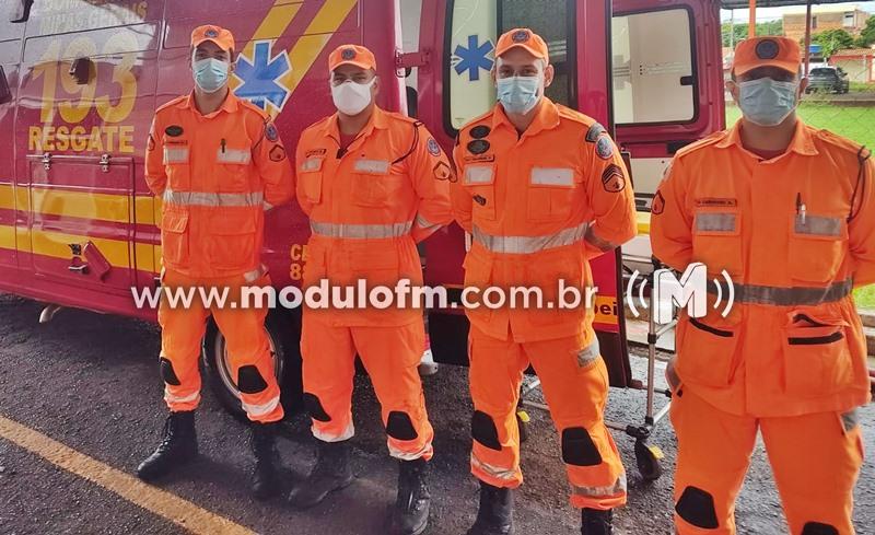 Bombeiros atendem a pedido desesperado de mãe e salvam...