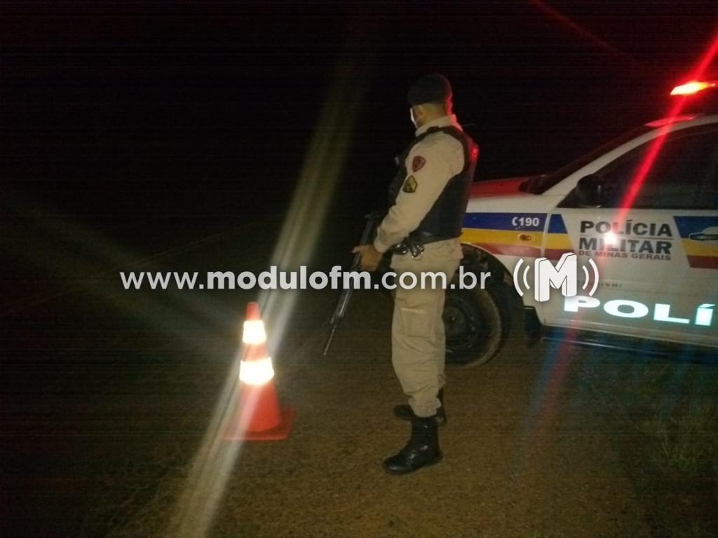 PM cumpre mandado de busca e apreensão e prende...