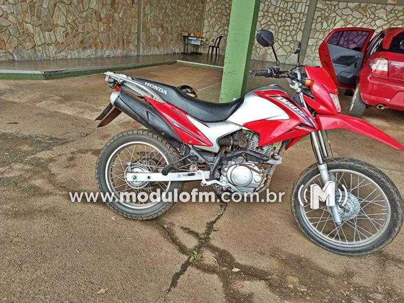 Motocicleta é apreendida durante vistoria de transferência de propriedade