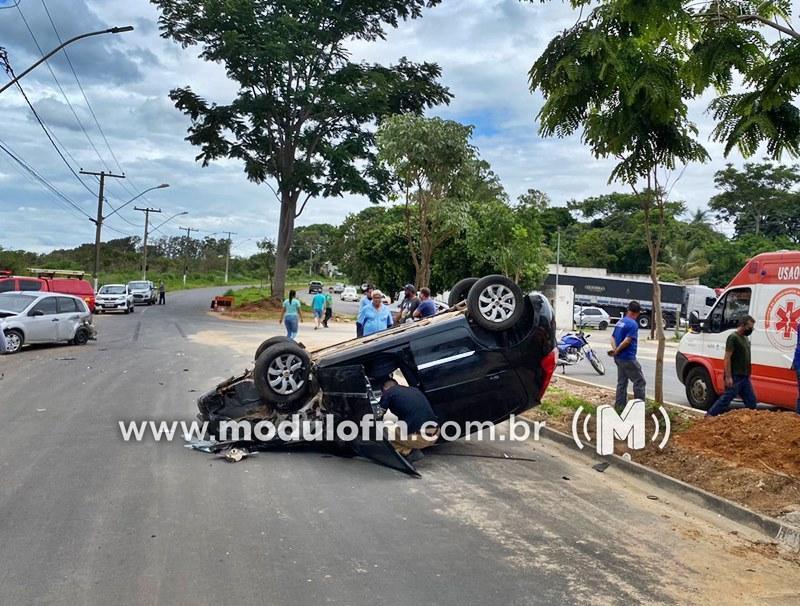 Motorista tem mal súbito, bate em veículo estacionado e...
