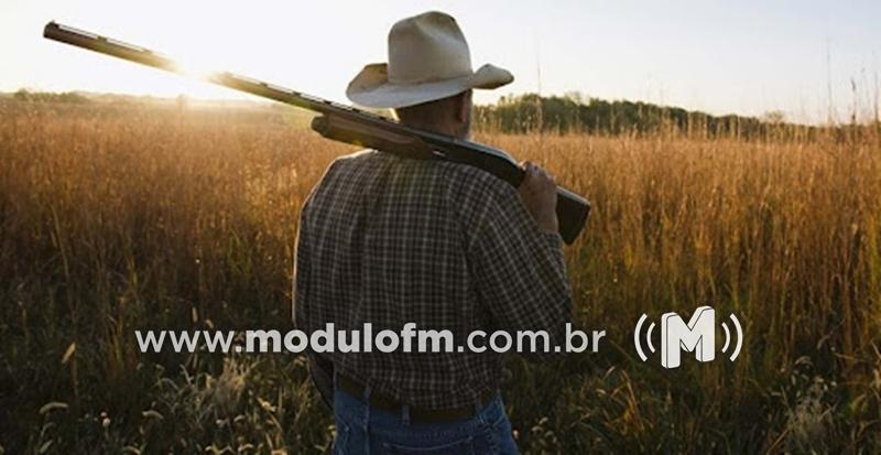 Após procurar a polícia para registrar furto, fazendeiro de...