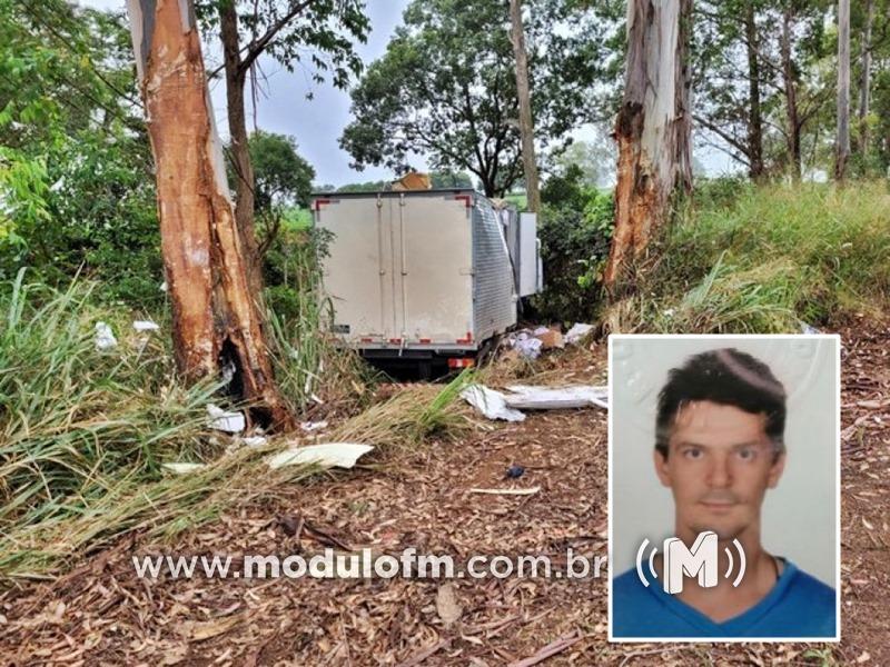 Caminhoneiro morre e duas pessoas ficam feridas em acidente...