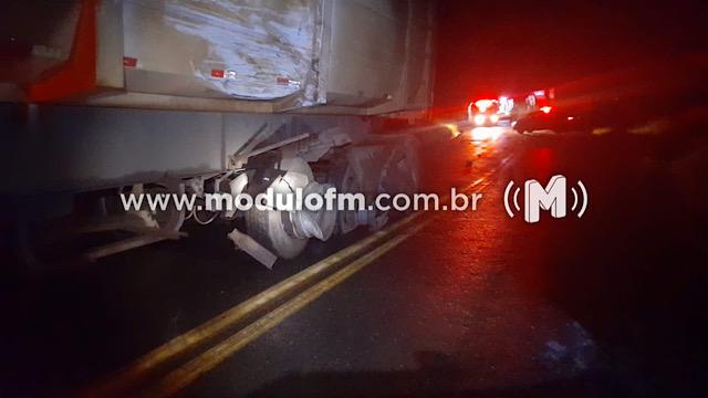 Imagem 3 do post ATUALIZADA: Motorista morre após ser retirado das ferragens em acidente evolvendo duas carretas na MG-230