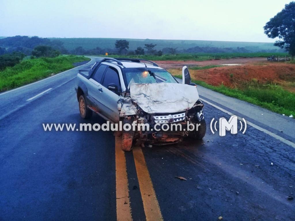 Imagem 4 do post Colisão entre veículos deixa homem morto na BR-365 em Patrocínio