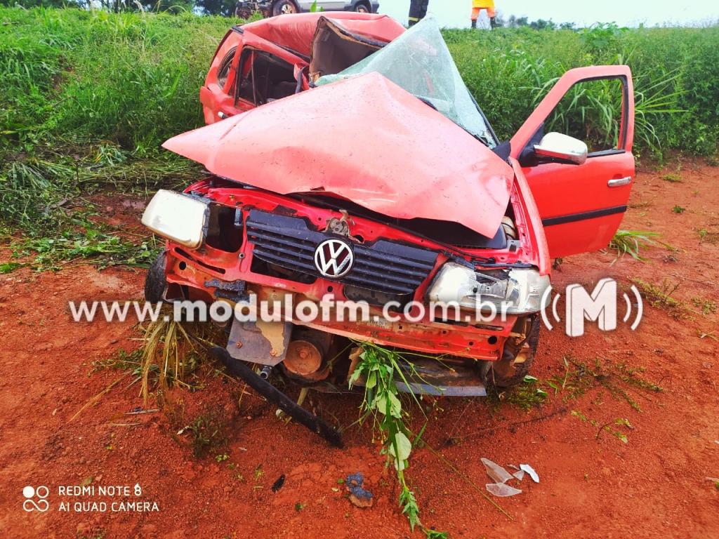 Imagem 2 do post Colisão entre veículos deixa homem morto na BR-365 em Patrocínio