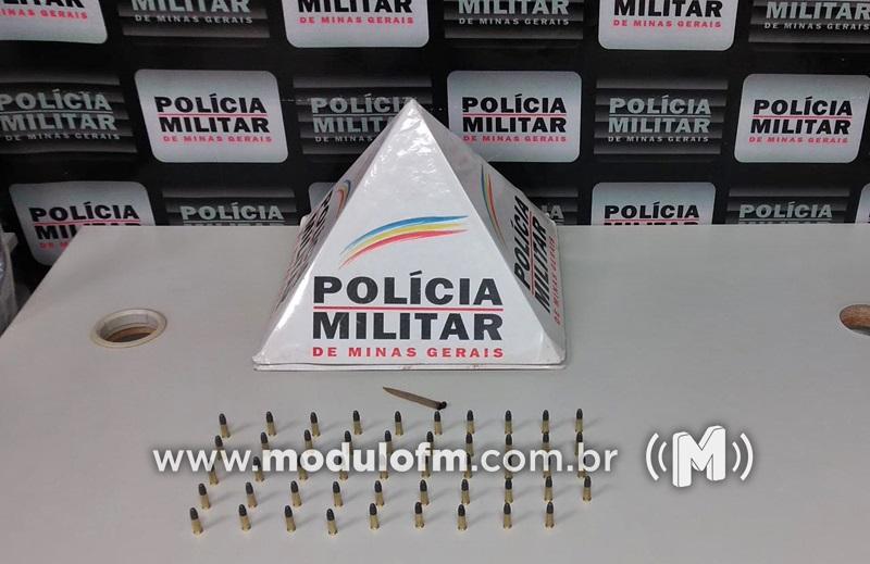 Homem é preso com quase 50 munições no bairro...