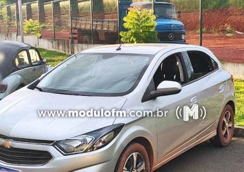 Homem é preso por receptação ao ser abordado com veículo furtado em Betim