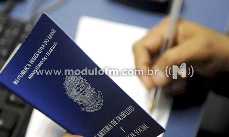 Minas registra saldo positivo de empregos pelo décimo mês...