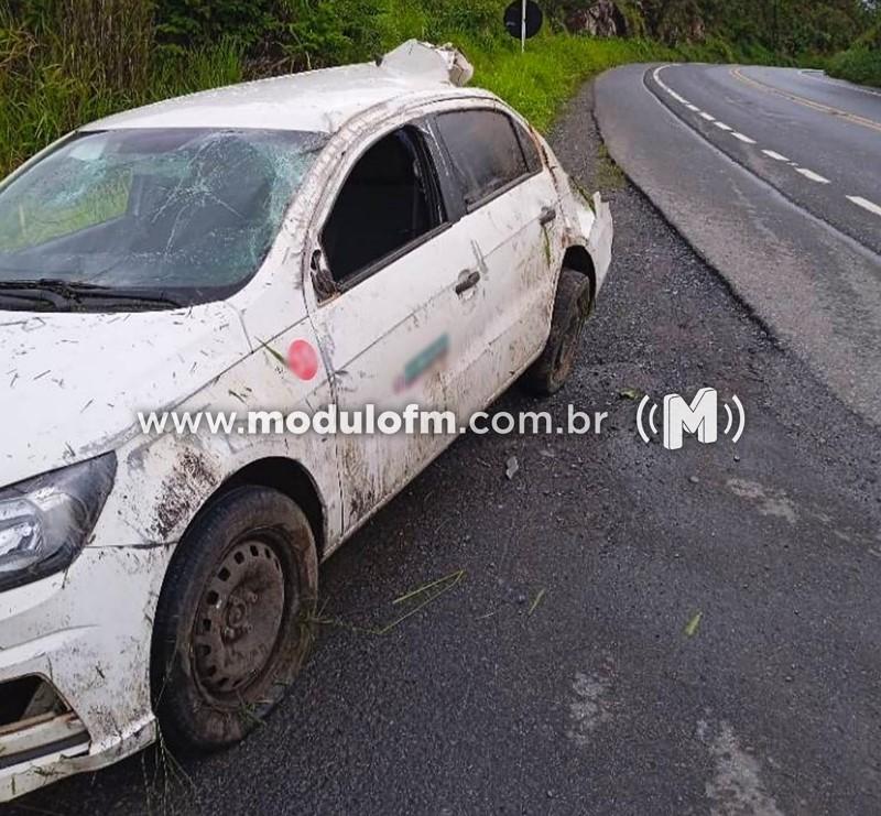 Veículo da Prefeitura de Guimarânia sofre acidente em Formiga e três ficam feridos