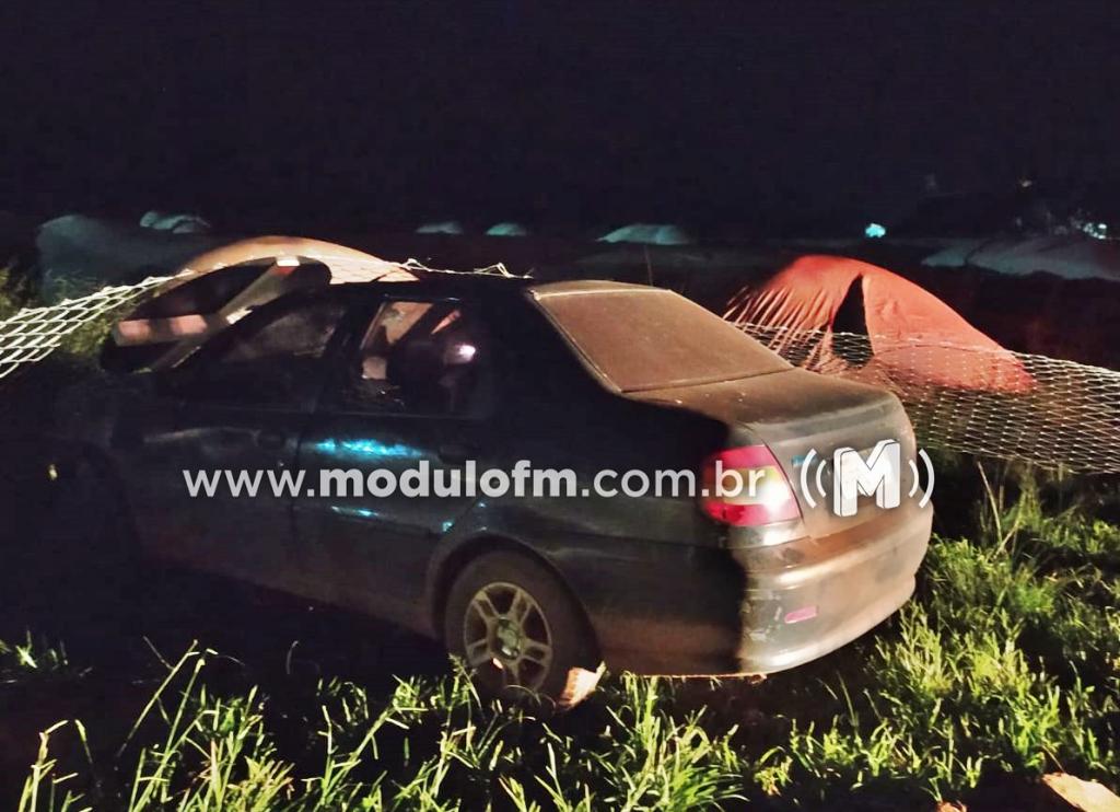Imagem 2 do post Veículo desgovernado bate em alambrado e deixa homem ferido na BR-365
