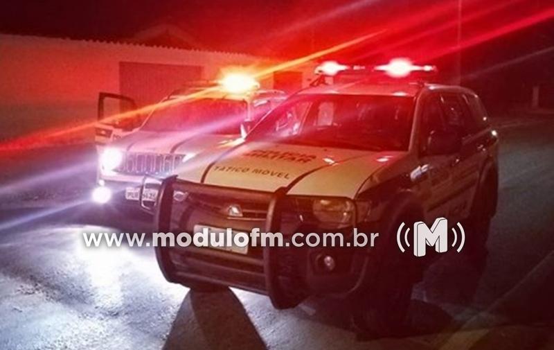 Após diversas denúncias, adolescente é apreendido com droga em...