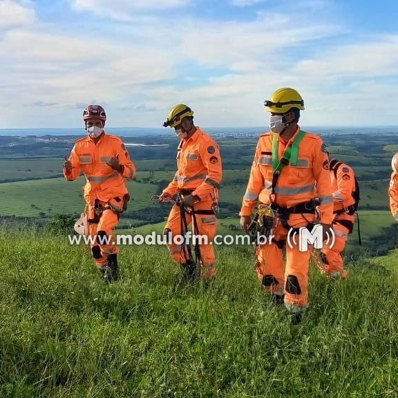 Imagem 1 do post Homem pula de paraglider de altura de 50 metros em Araxá