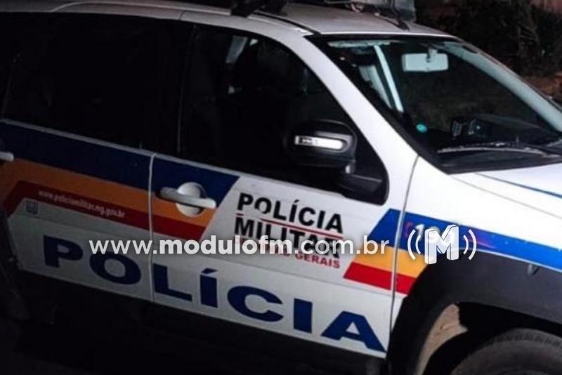 Mulher derruba portão e ameaça ex-namorado em Patrocínio