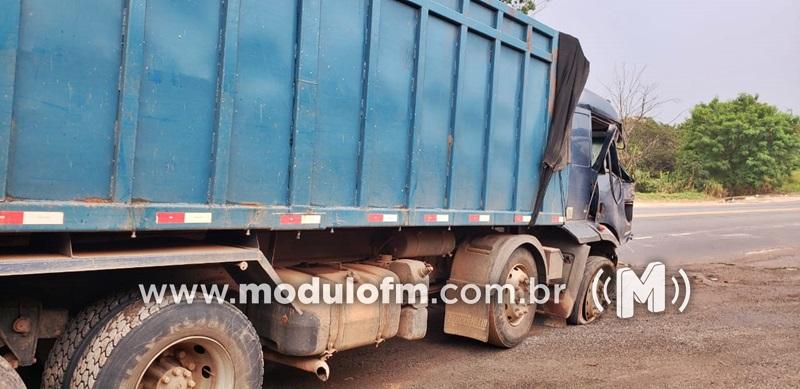 Imagem 6 do post Ambulância com placa de Patrocínio se envolve em acidente e paciente morre na BR-262