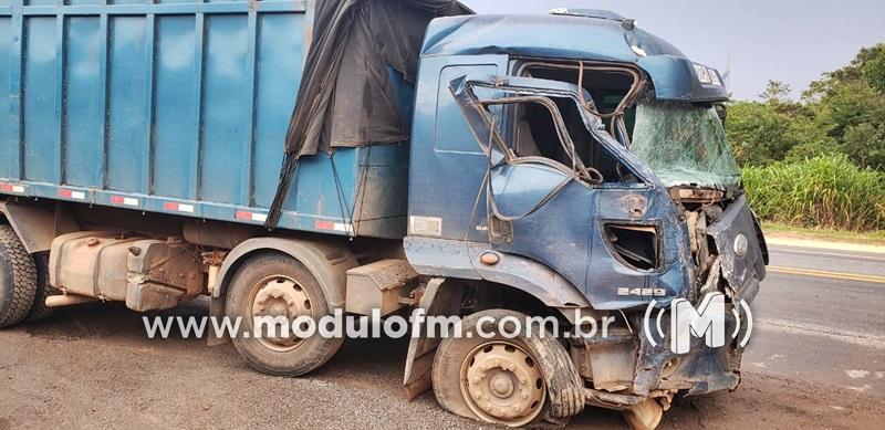 Imagem 5 do post Ambulância com placa de Patrocínio se envolve em acidente e paciente morre na BR-262