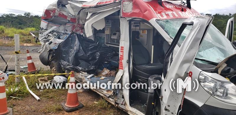 Imagem 3 do post Ambulância com placa de Patrocínio se envolve em acidente e paciente morre na BR-262