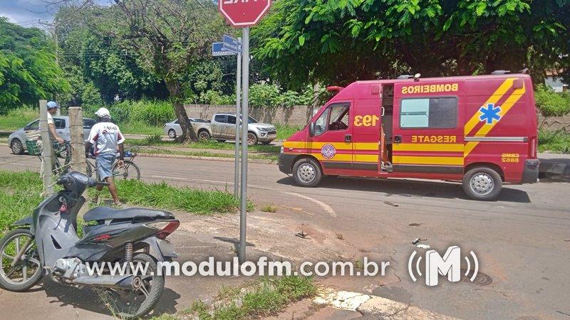 Colisão entre carro e moto deixa mulher ferida em...