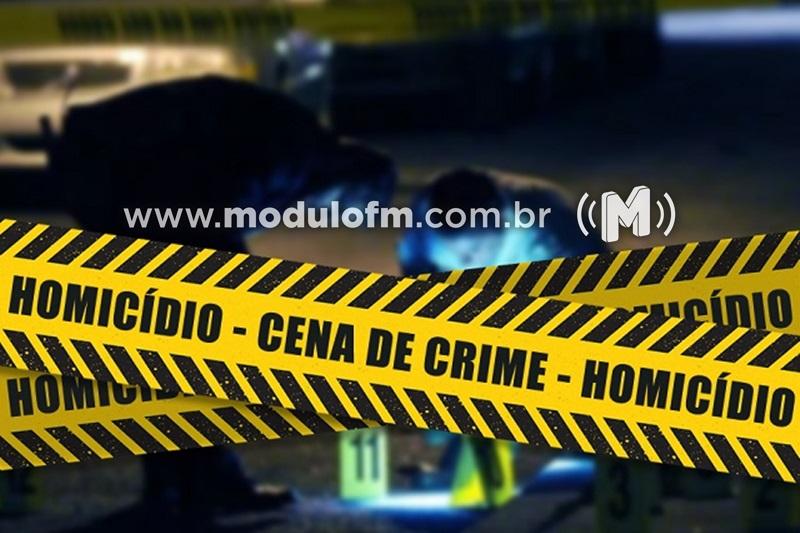 Corpo com sinais de violência é encontrado dentro de...