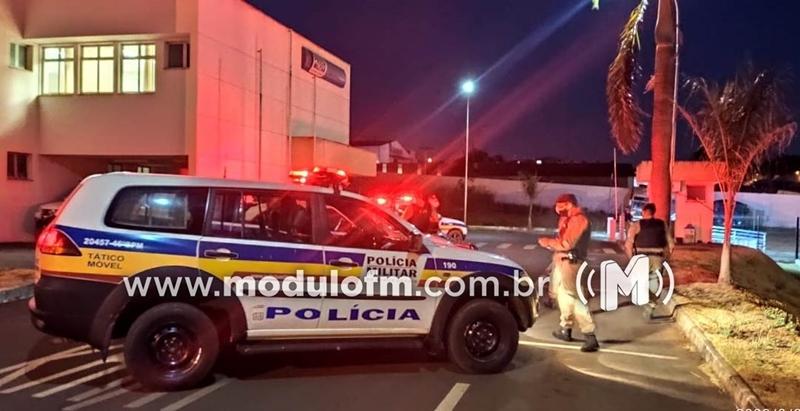 Homem é detido após ameaçar fazer bomba caseira