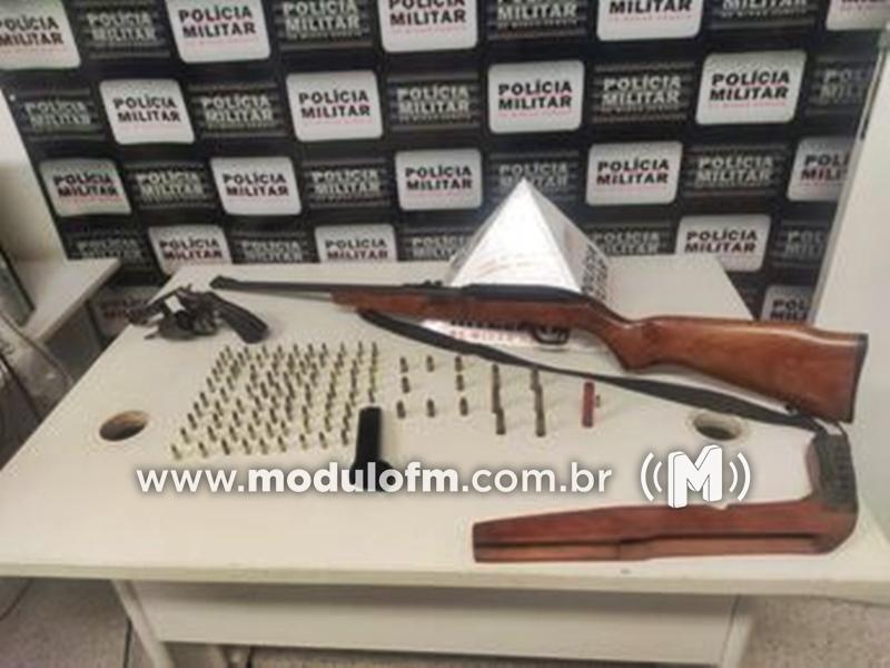 Homem é preso com armas e munições após denúncia de violência doméstica