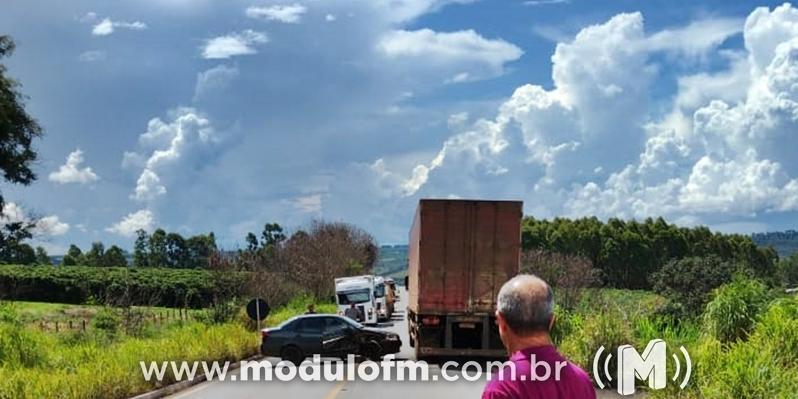 Mais um acidente é registrado na MG-230 em Rio...