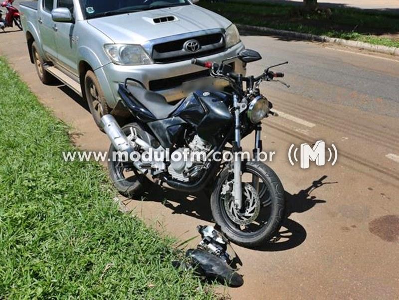 Imagem 2 do post Motociclista inabilitado fica gravemente ferido após colidir em veículo que manobrava de marcha ré