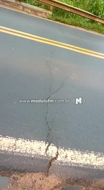 Imagem 1 do post Rachadura interdita parcialmente ponte na BR-365 entre Patrocínio a Patos de Minas