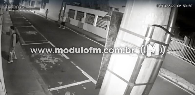 Imagem 7 do post Câmeras registram pichações em comércios e residências em Patrocínio