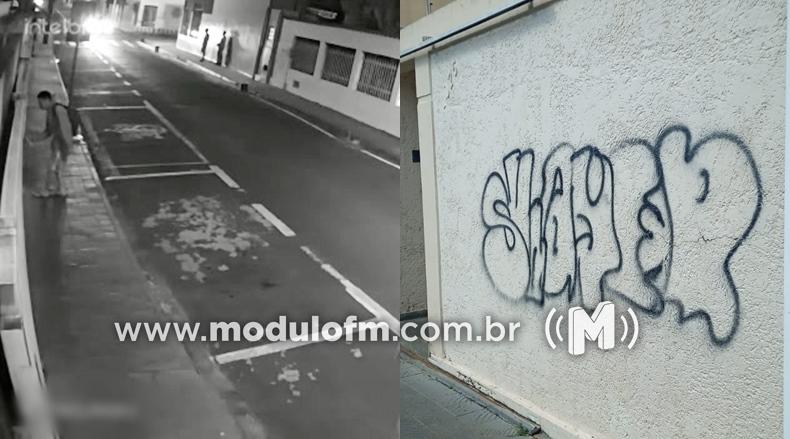 Câmeras registram pichações em comércios e residências em Patrocínio