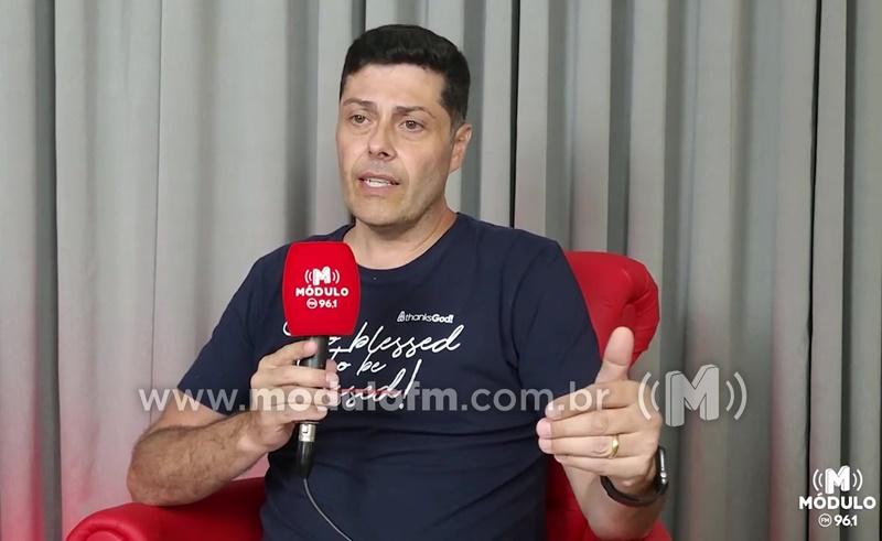 Conheça a história e os ideais de Marcelo Queiroz,...
