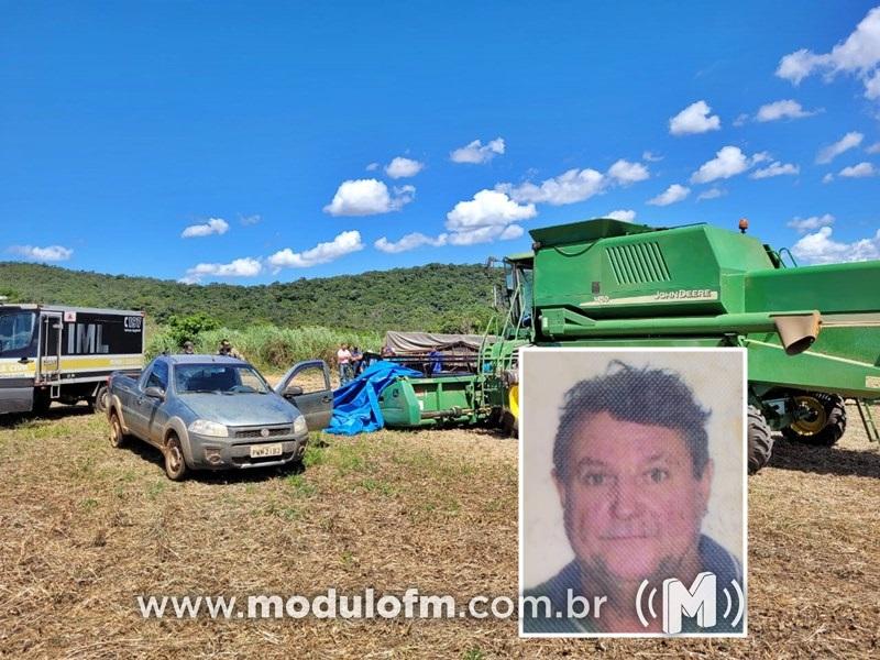 Homem morre prensado por máquina agrícola