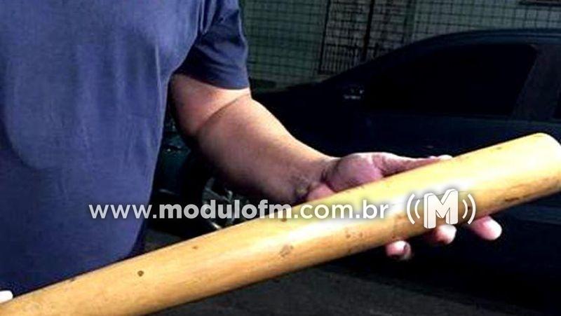 Informado por suposto assédio, adolescente e mais dois agridem...