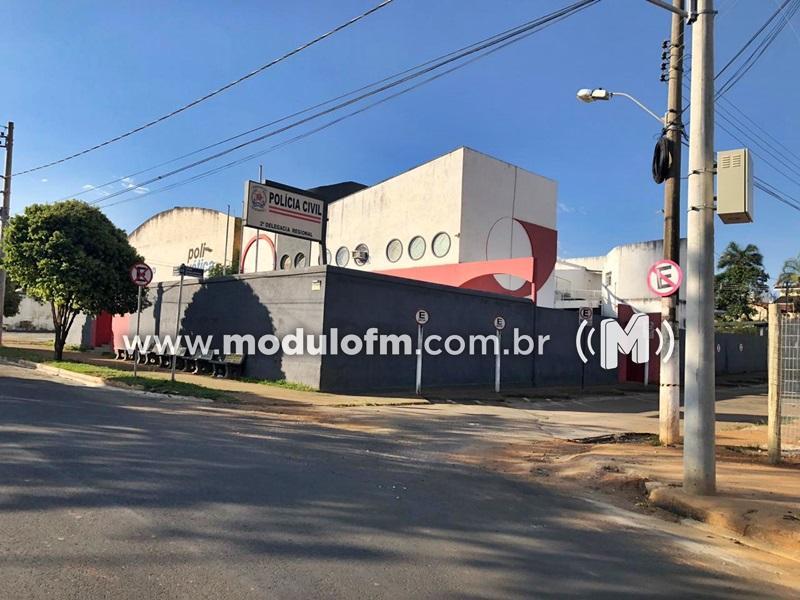 Mulher foge para delegacia após ser perseguida pelo companheiro...