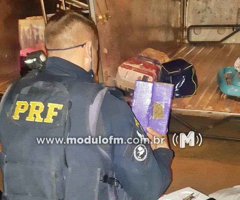 PRF apreende mais de 1 kg de maconha em...