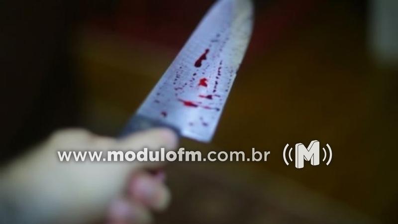Após bebedeira, homem armado com faca parte para cima...