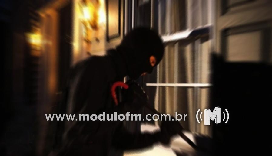 Clínica Estética é arrombada e furtada no Centro de...
