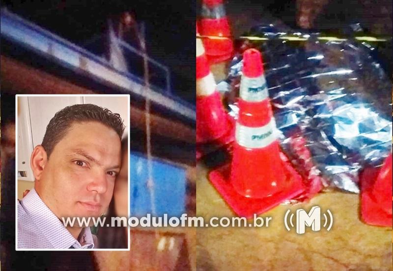 Homem morre após receber descarga elétrica e cair de...