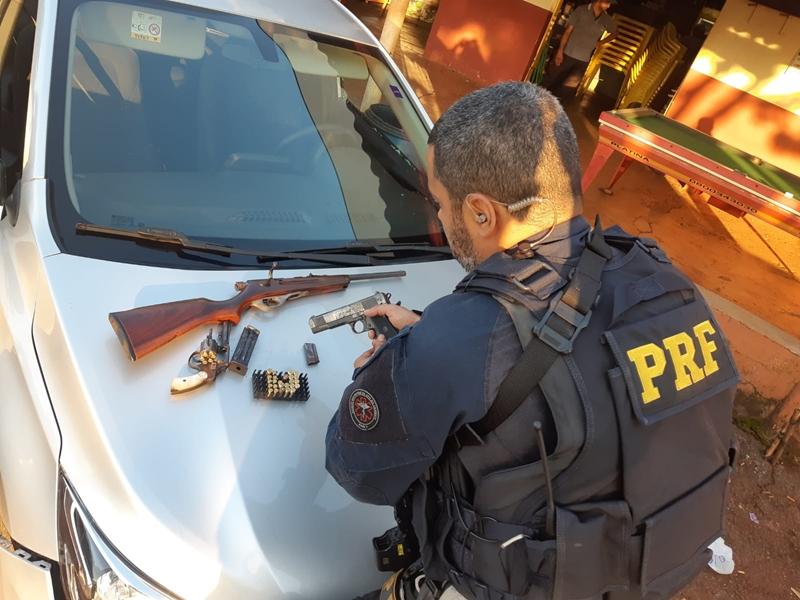 Imagem 6 do post Homem morre em confronto com a polícia após assalto em ônibus na BR-365 em Patrocínio