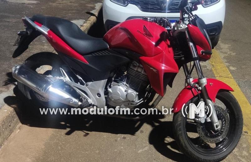 Imagem 7 do post Motociclista atira contra veículo após ser “fechado” no trânsito em Patrocínio