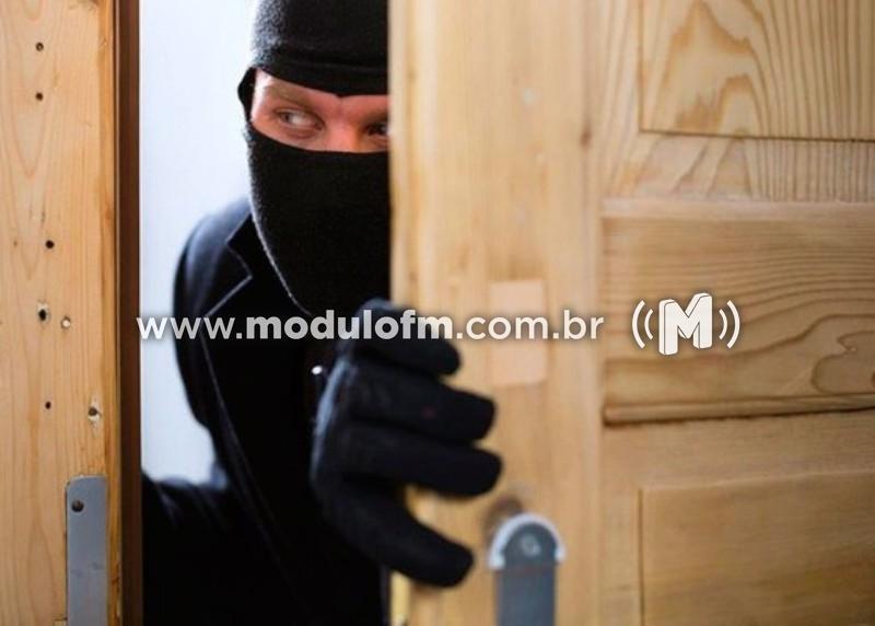 Residência é arrombada e objetos são furtados em Patrocínio