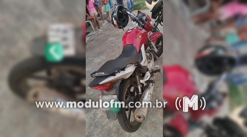 Suspeito de furto de motocicleta é contido por populares...