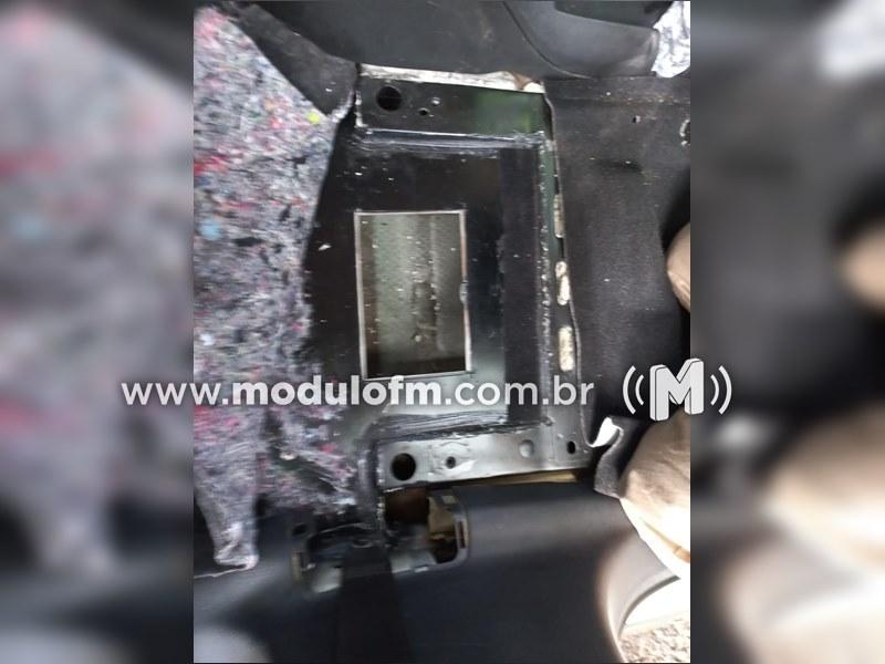 Imagem 1 do post Homem é preso pela PM com drogas avaliadas em mais de R$ 40 mil na MG-230 em Patrocínio
