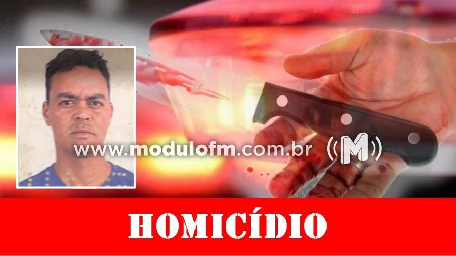 Homem xinga mãe de desafeto e é morto a...