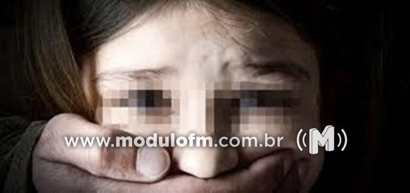 Mãe denuncia idoso por estupro contra a filha de...
