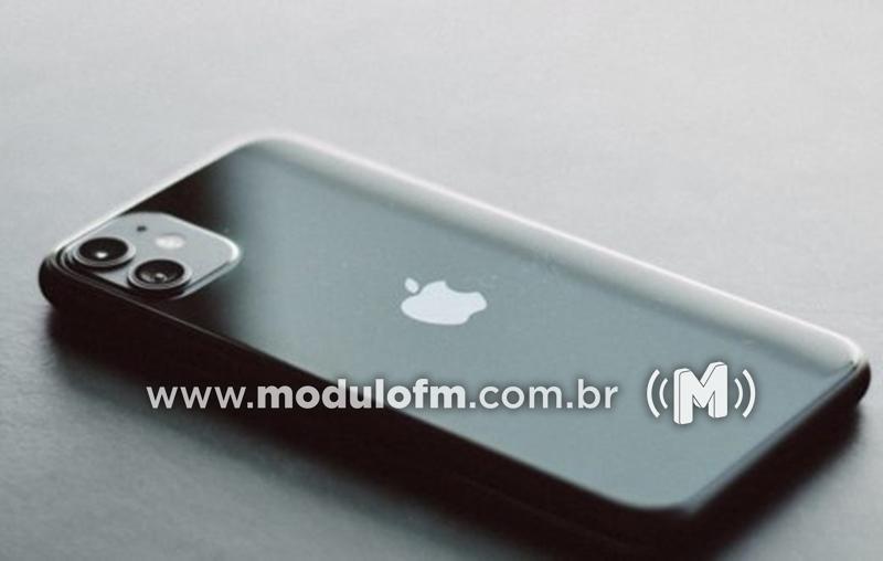 Mulher cai em golpe ao comprar IPhone através da...